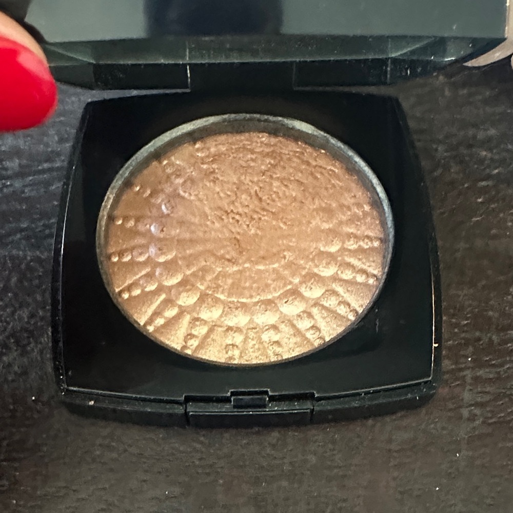 CHANEL pearles de Lumiere Highlighter